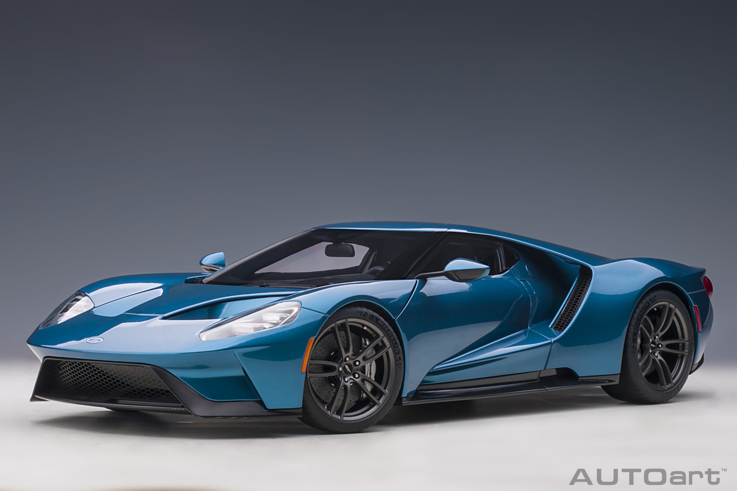 1-12-ford-gt