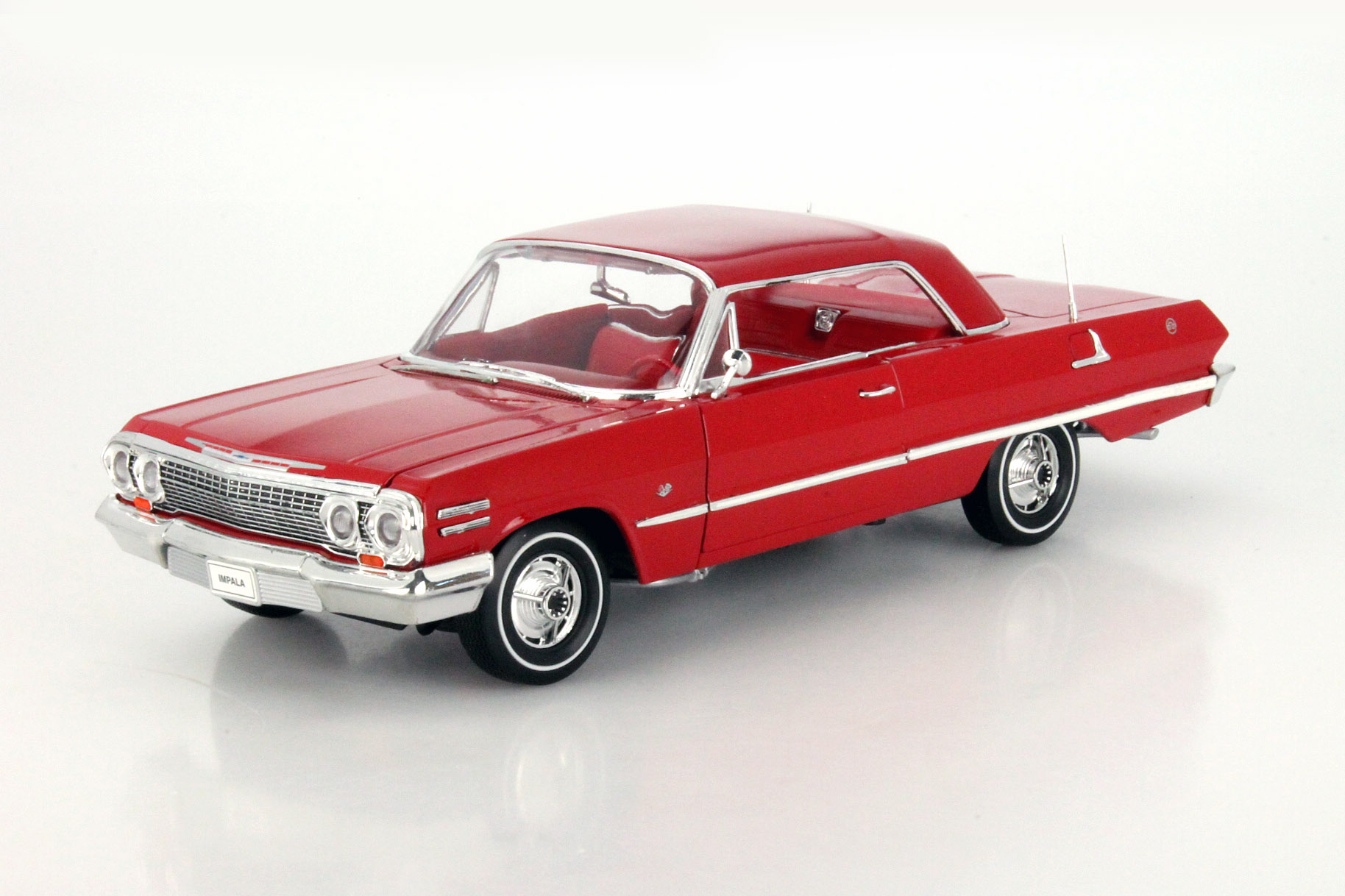 1-18-1963-chevrolet-impala-hard-top