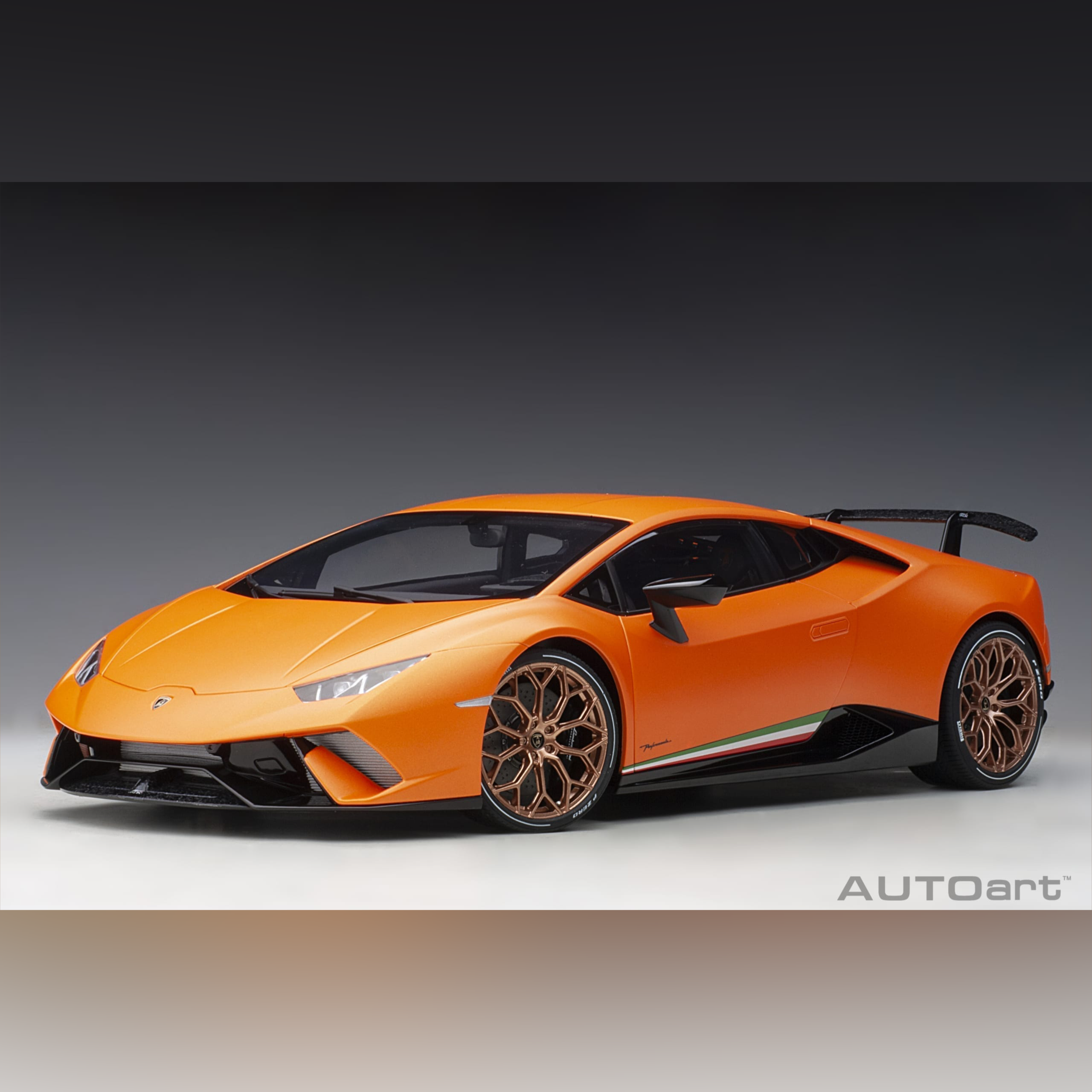 1-18-lamborghini-huracan-performante