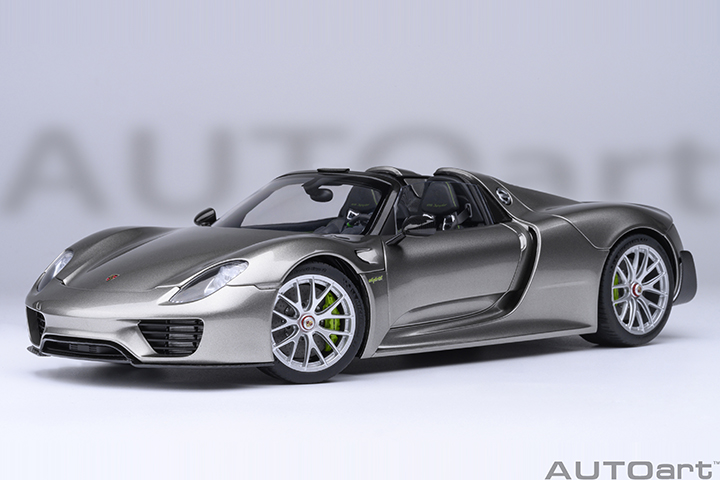 1-18-porsche-918-spyder-weissach-package-2013