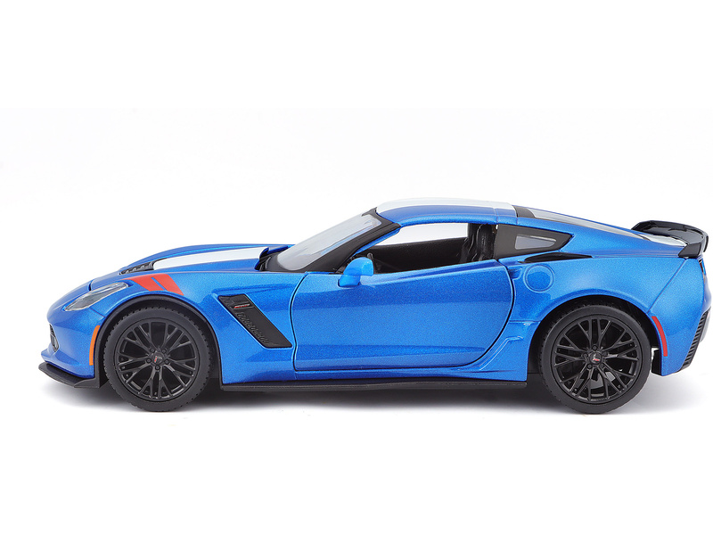 31516_MAIS_2017CorvGrandSport_BLU_PRD_4