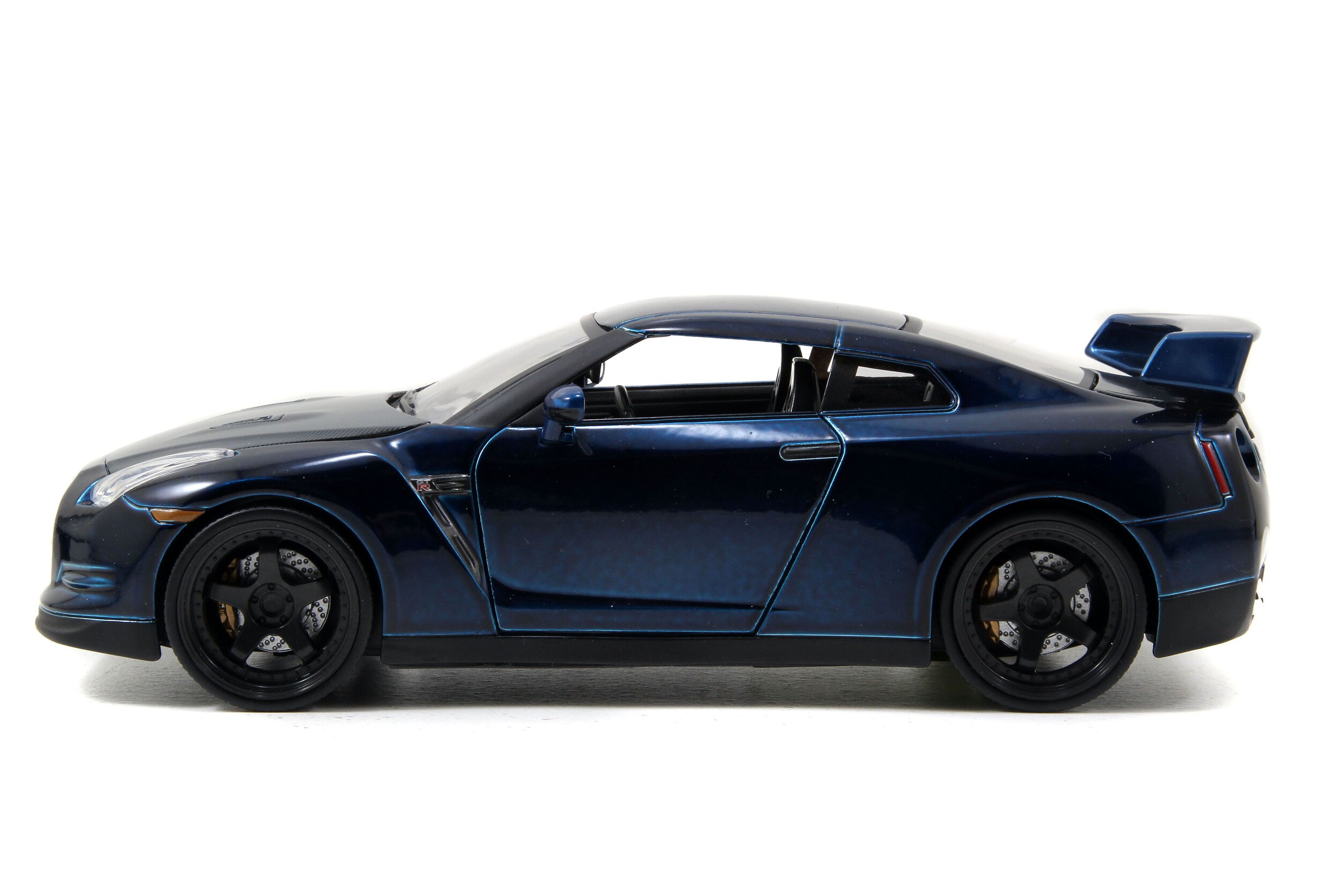 97036-1-24-ff-09-nissan-gt-r-02