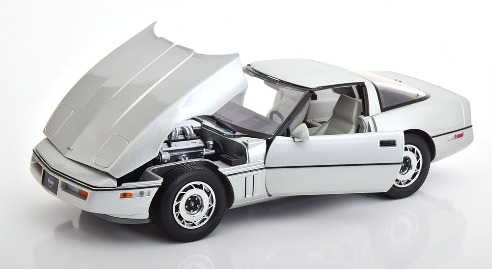 Best-Production-Sports-Car-In-The-World-Chevrolet-Corvette-C4-Greenlight-Collectibles-13534-6