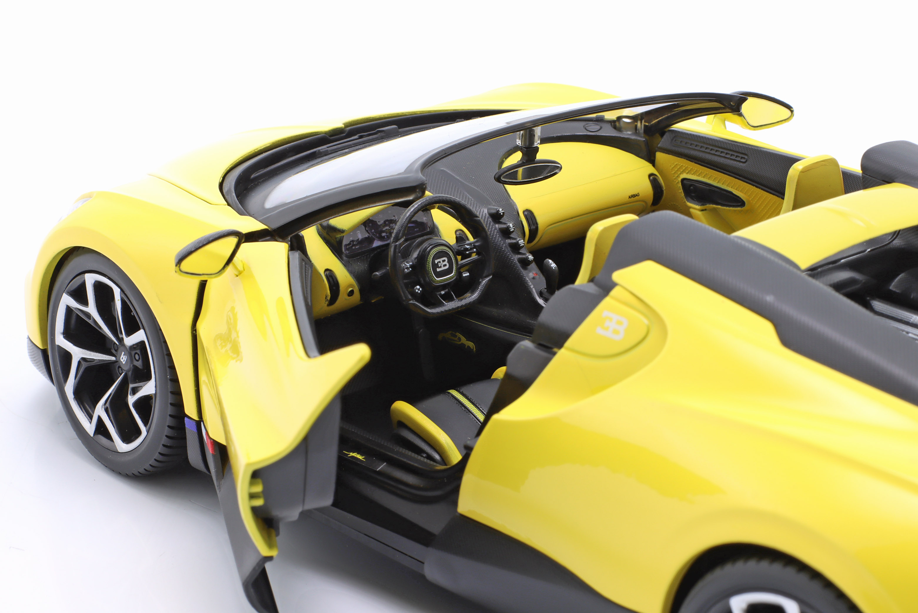 bburago_1_18_bugatti_w16_mistral_year_2023_yellow_203