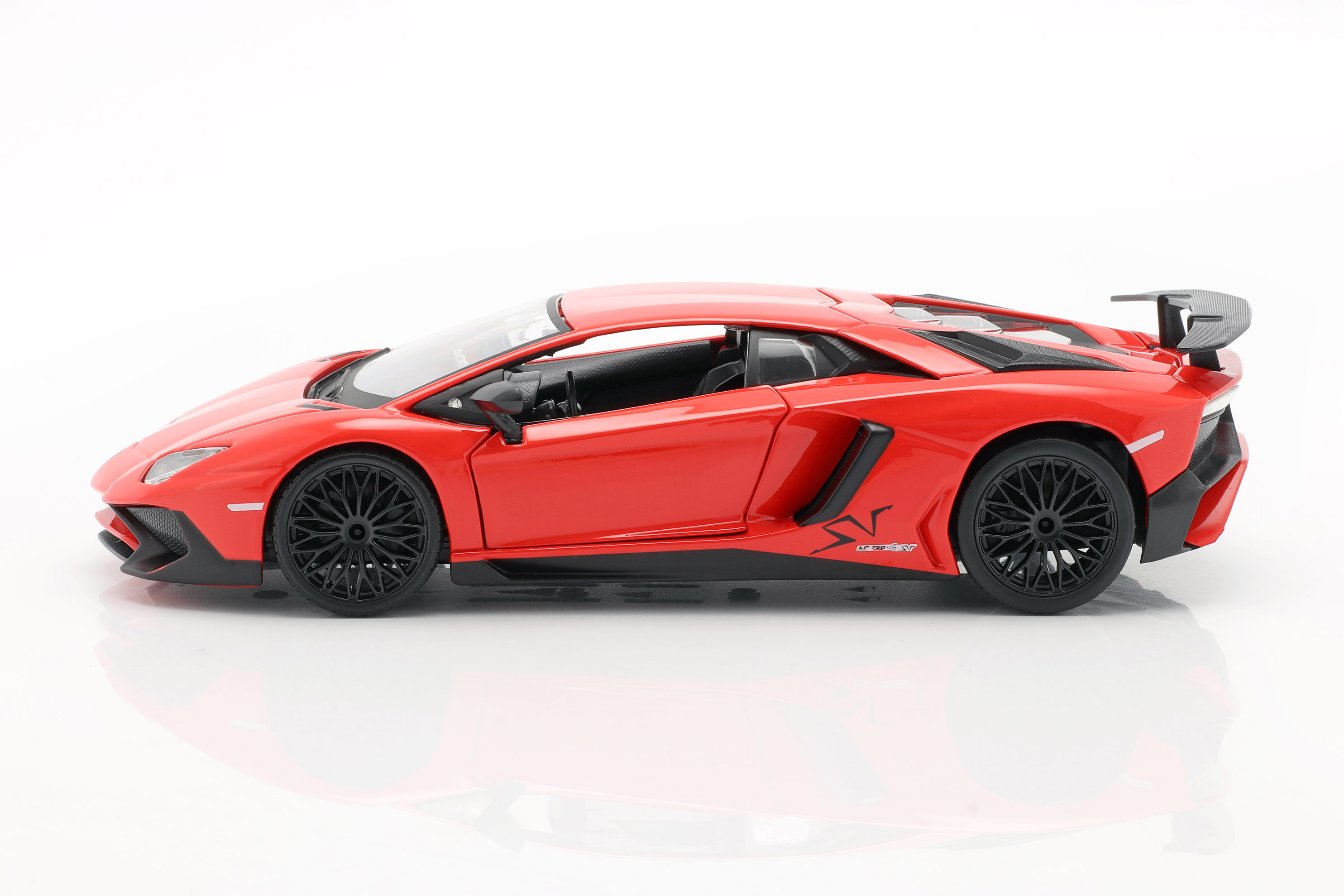 bburago_1_24_lamborghini_aventador_lp_750_4_sv_red201