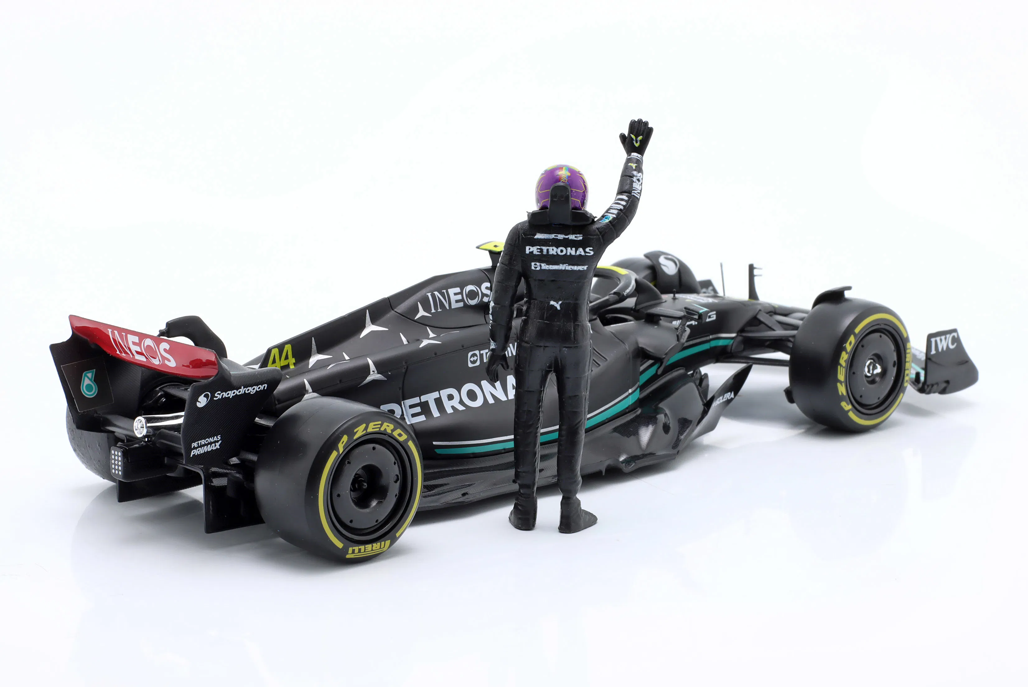 bburago_1_24_lewis_hamilton_mercedes_amg_f1_w14_no201