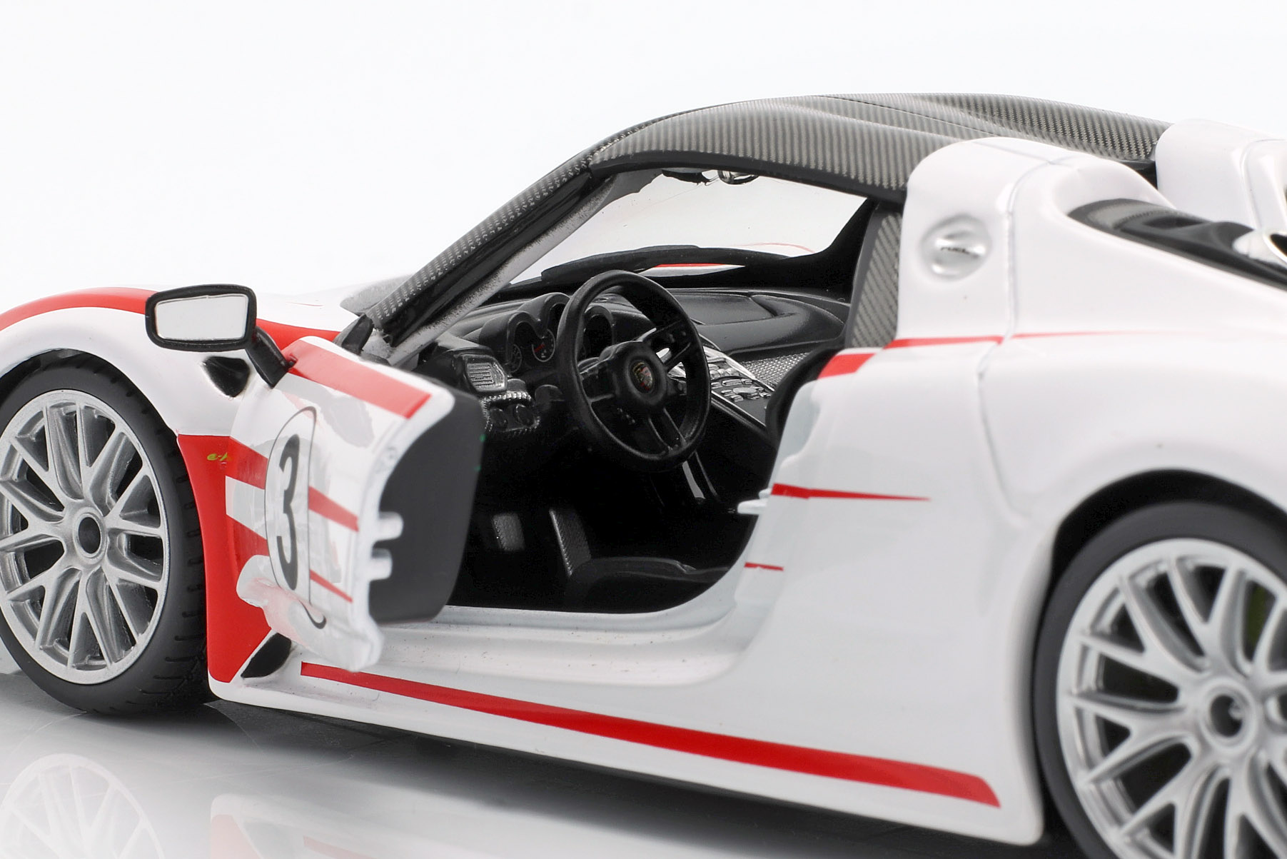 bburago_1_24_porsche_918_weissach_no3_18_28009_-3-