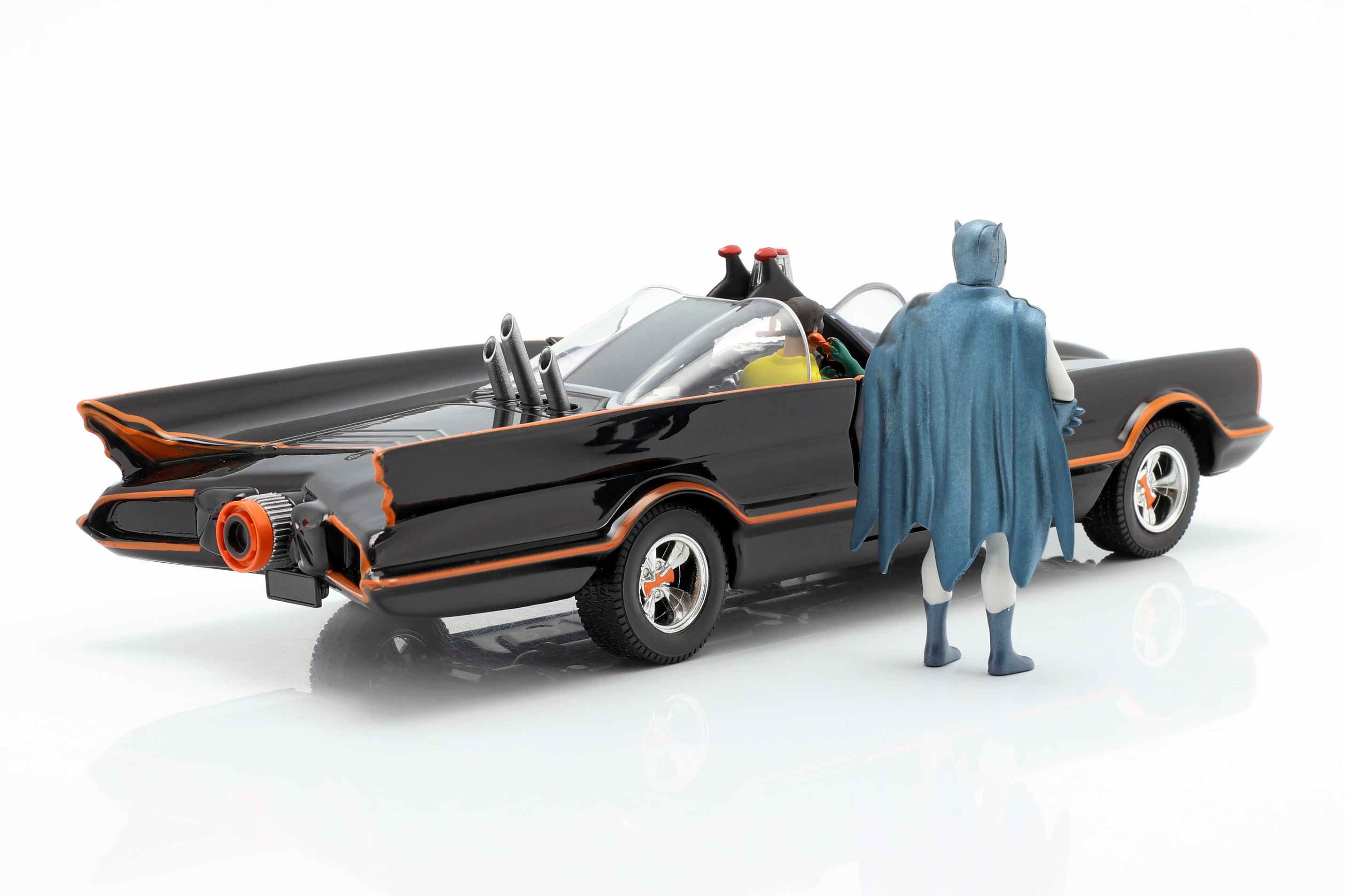 jadatoys_1_24_batmobile_with_batman_and_robin_figu201