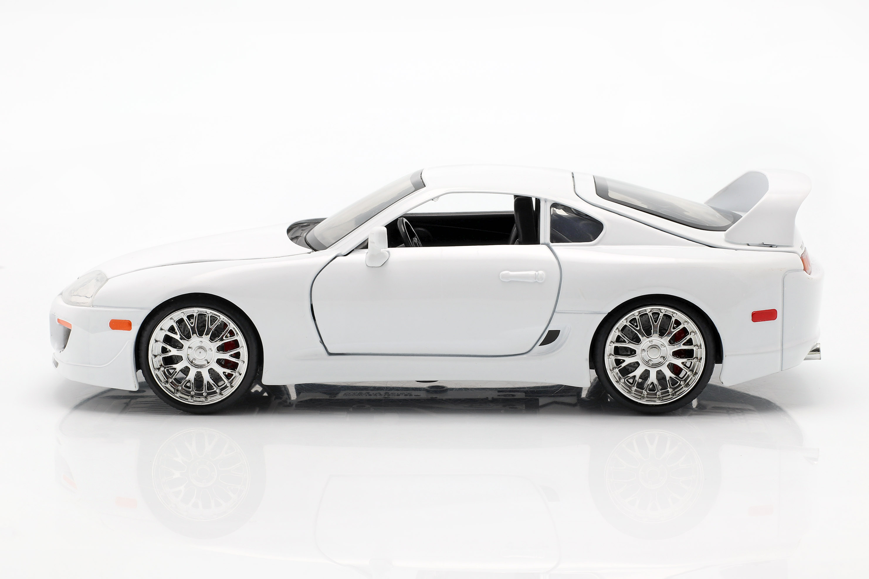 jadatoys_1_24_brians_toyota_supra_from_the_movie_f202