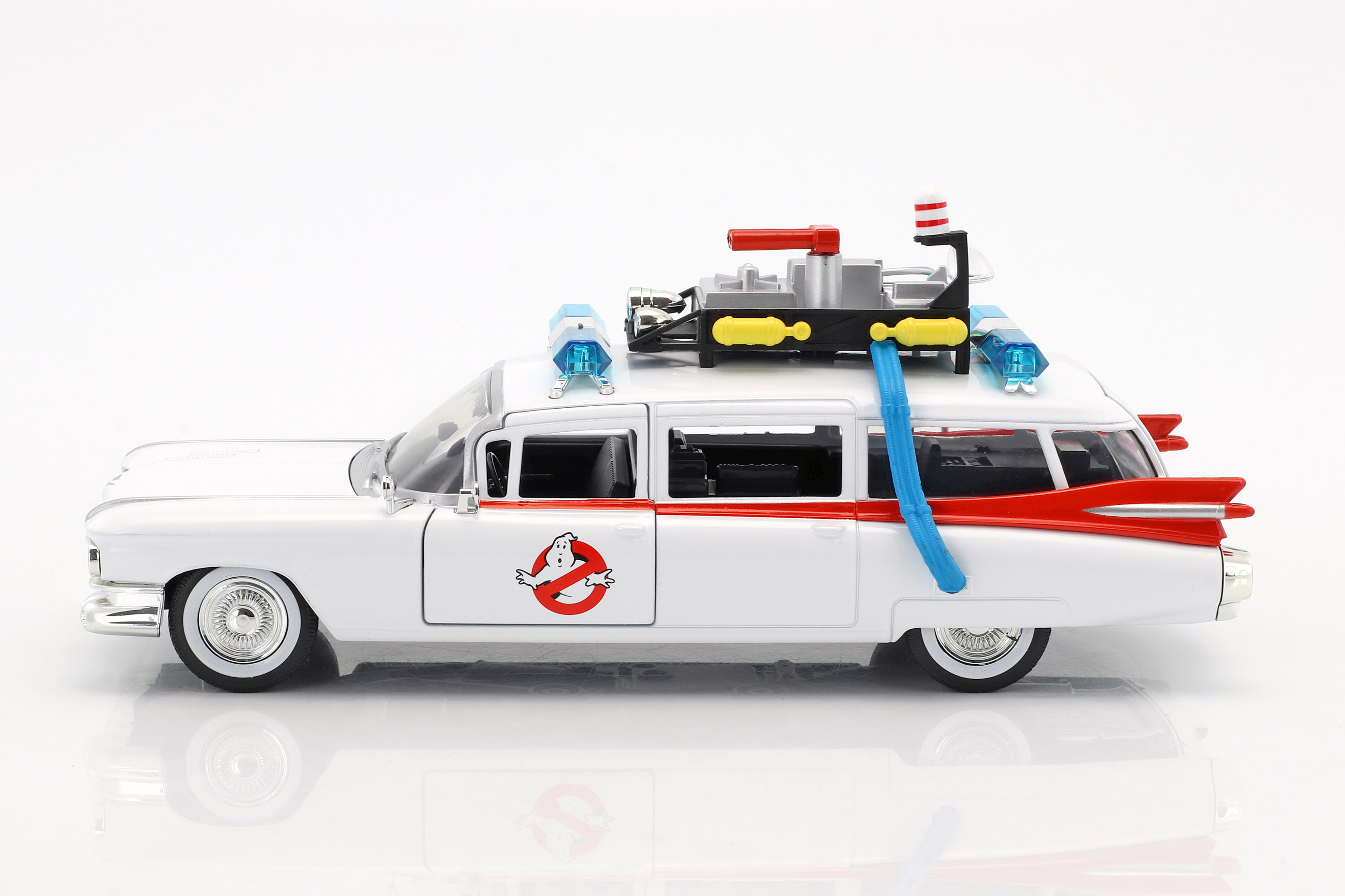 jadatoys_1_24_cadillac_ecto_1_out_the_movie_ghostb-4-