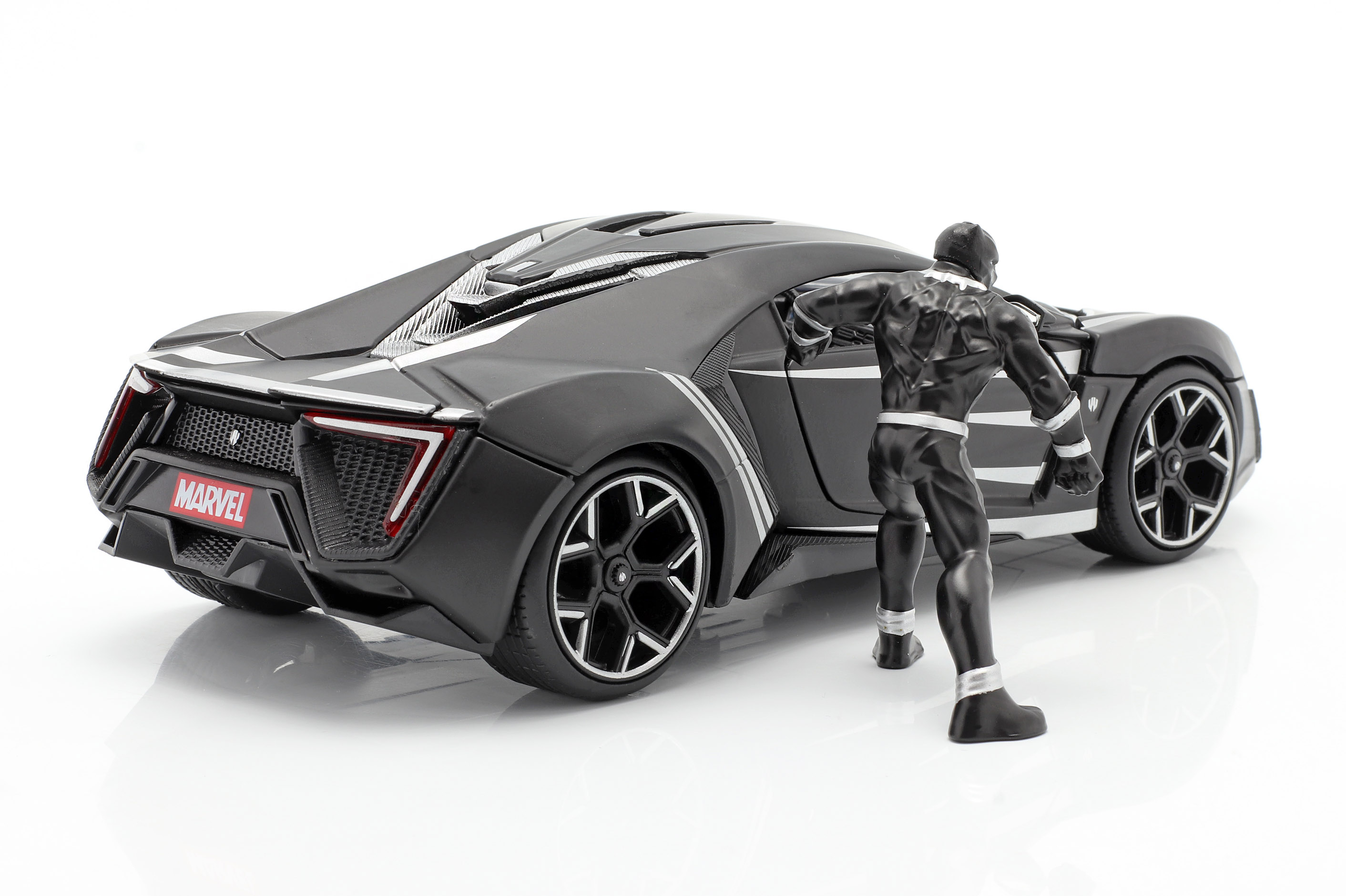 jadatoys_1_24_lykan_hypersport_with_figure_black_p-5-