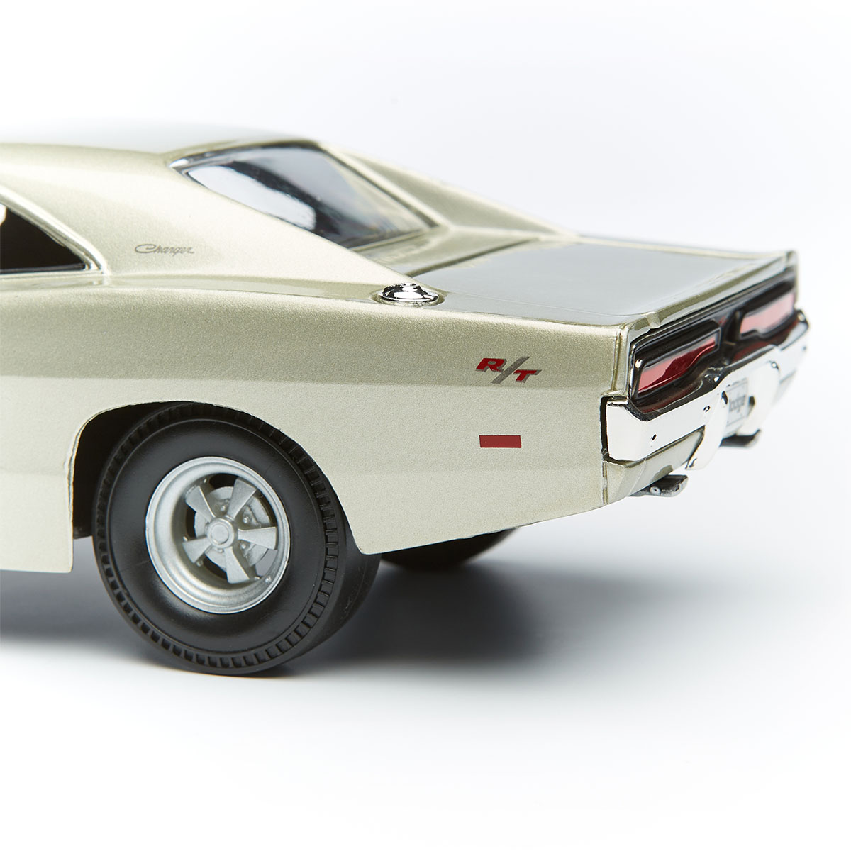 maisto-dodge-charger-rt-1969-125-model-araba-5