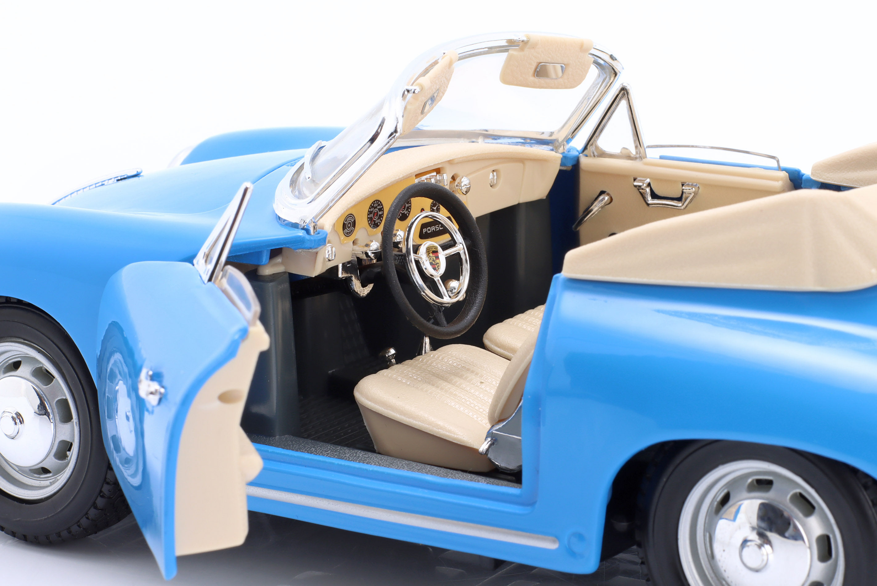 maisto_1_18_porsche_356b_cabriolet_year_1961_light203