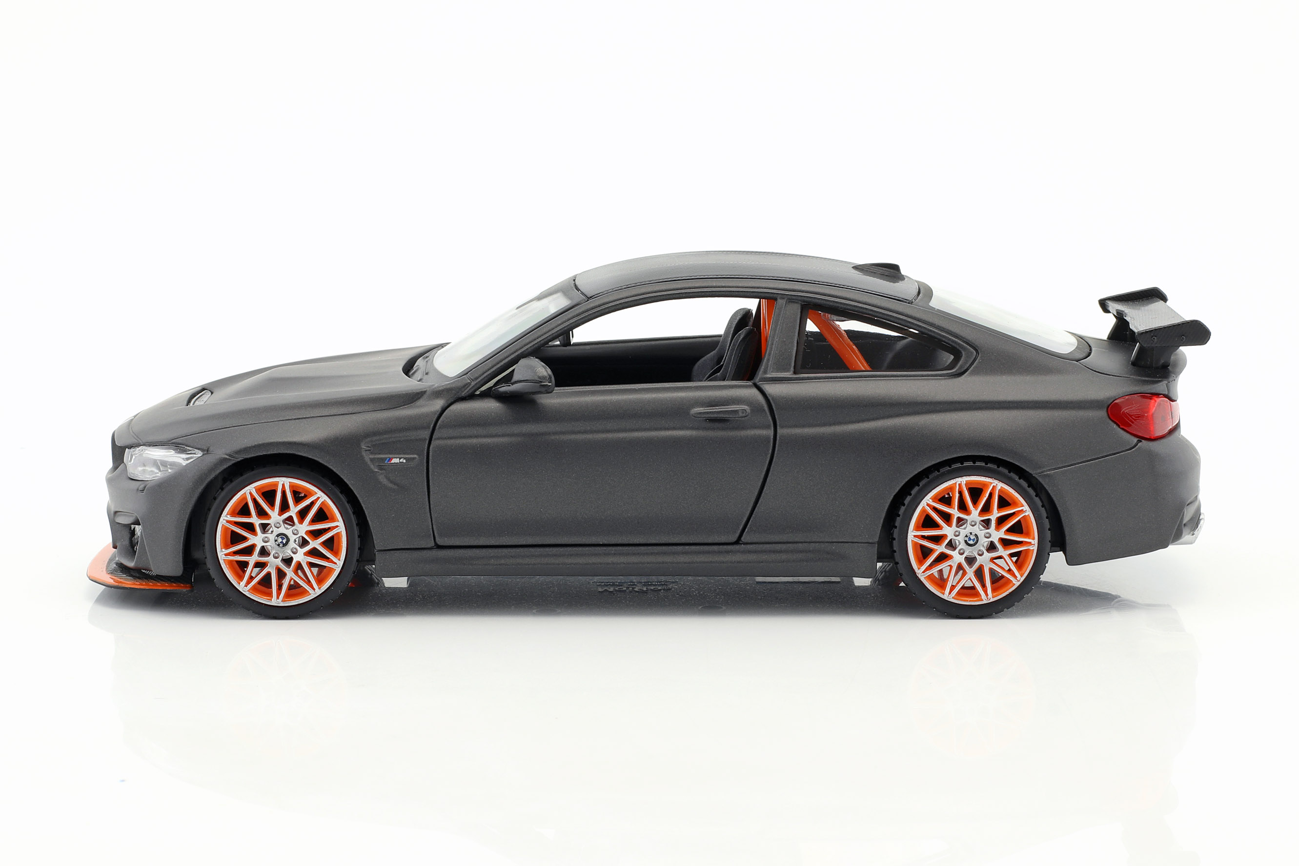 maisto_1_24_bmw_m4_gts_mat_black_with_orange_rims_202