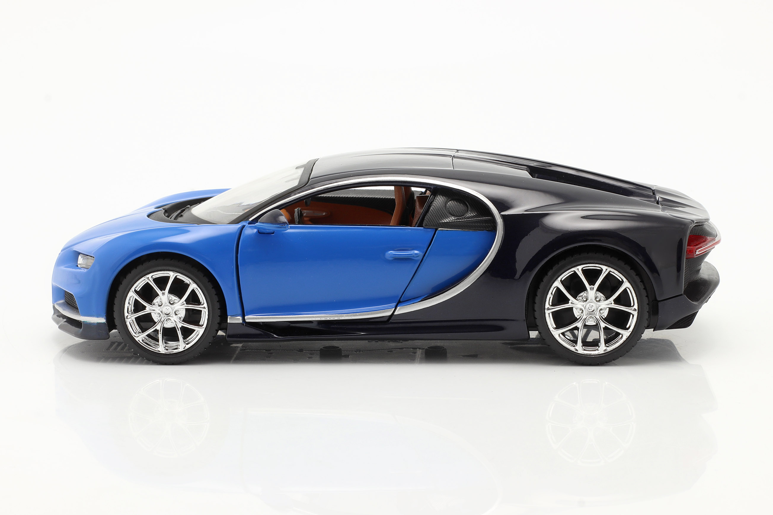maisto_1_24_bugatti_chiron_year_2016_blue_31514_205