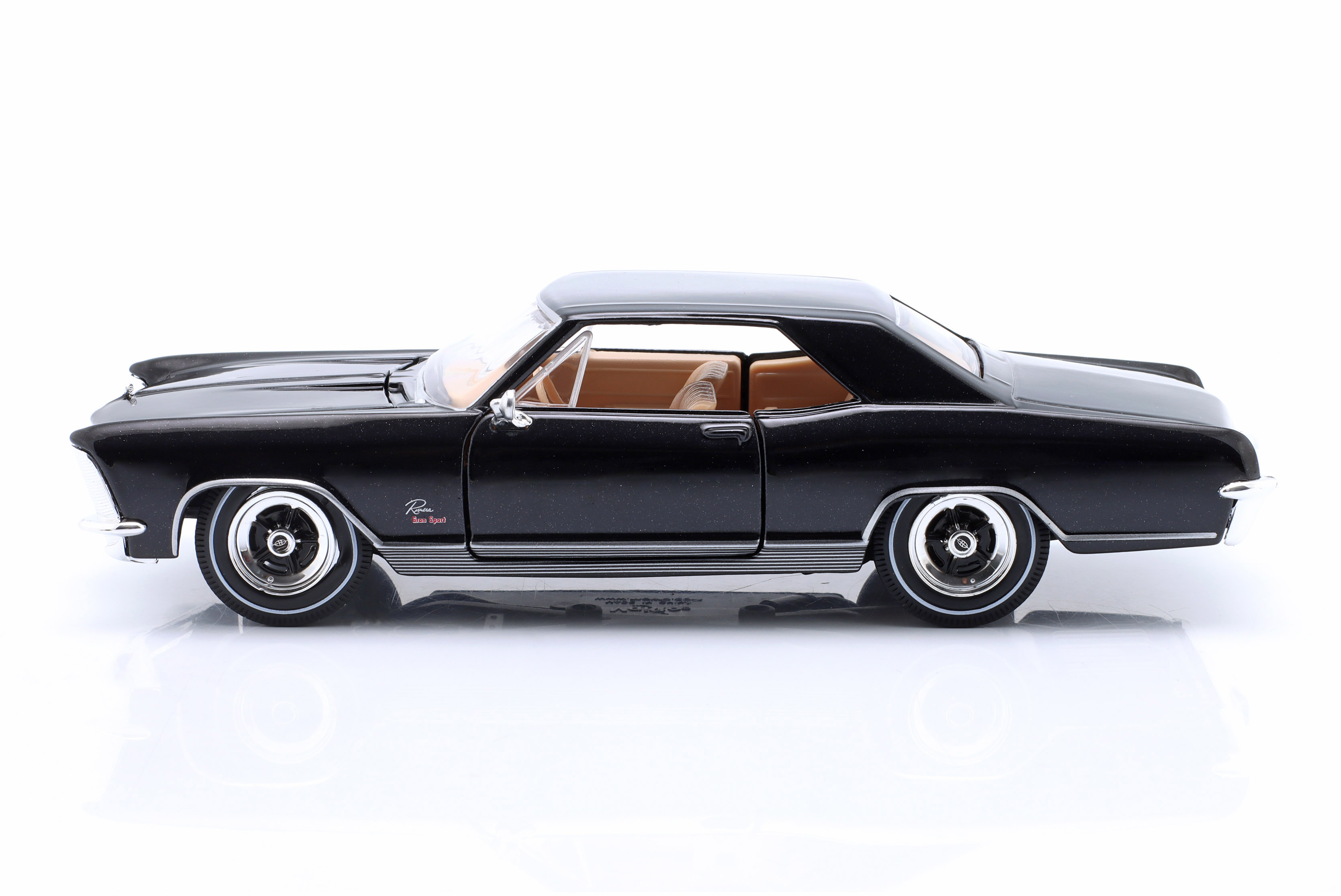 maisto_1_24_buick_riviera_year_1965_black_31214bk_202