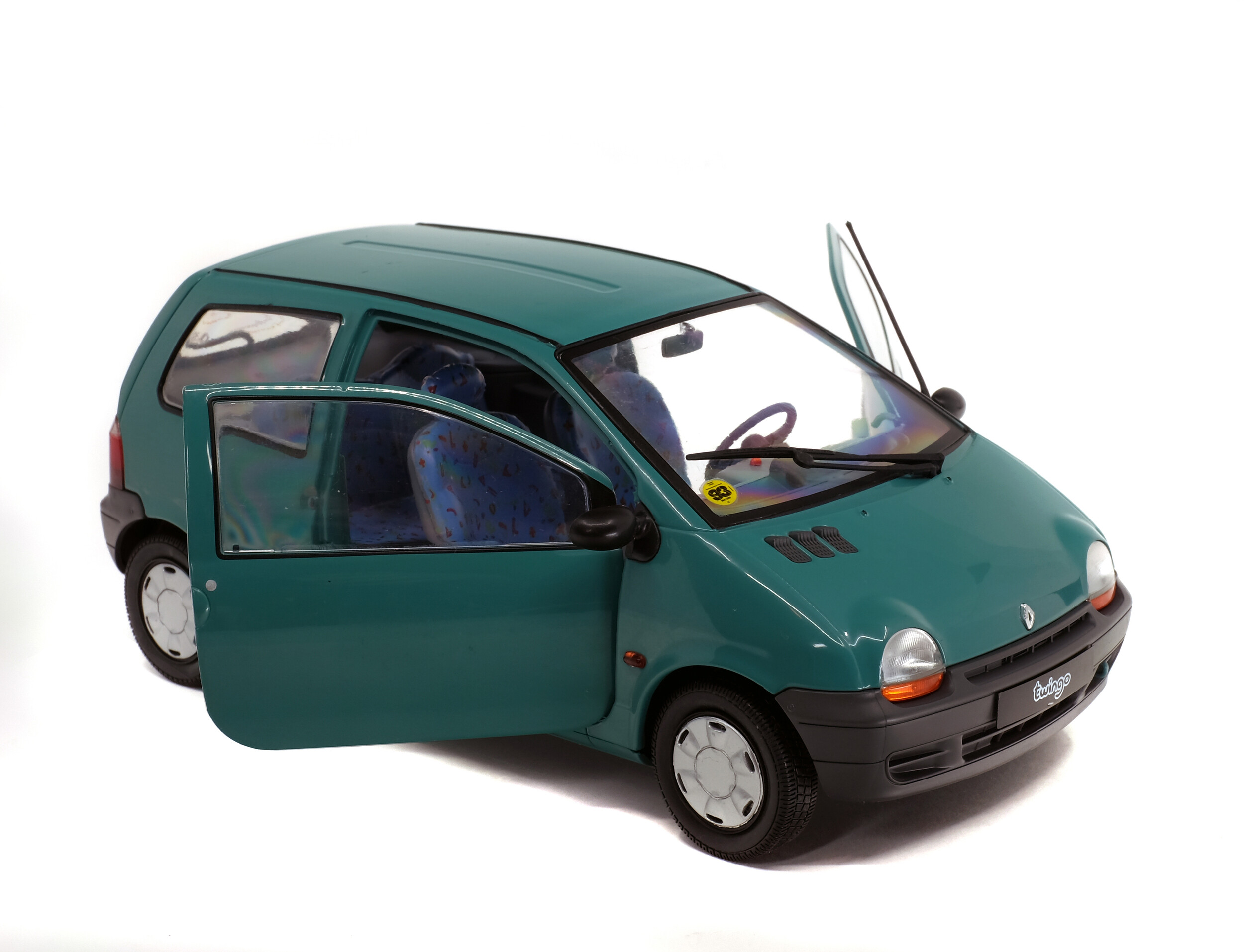 s1804001-renault-twingo-mk1-vert-coriandre-1993-08