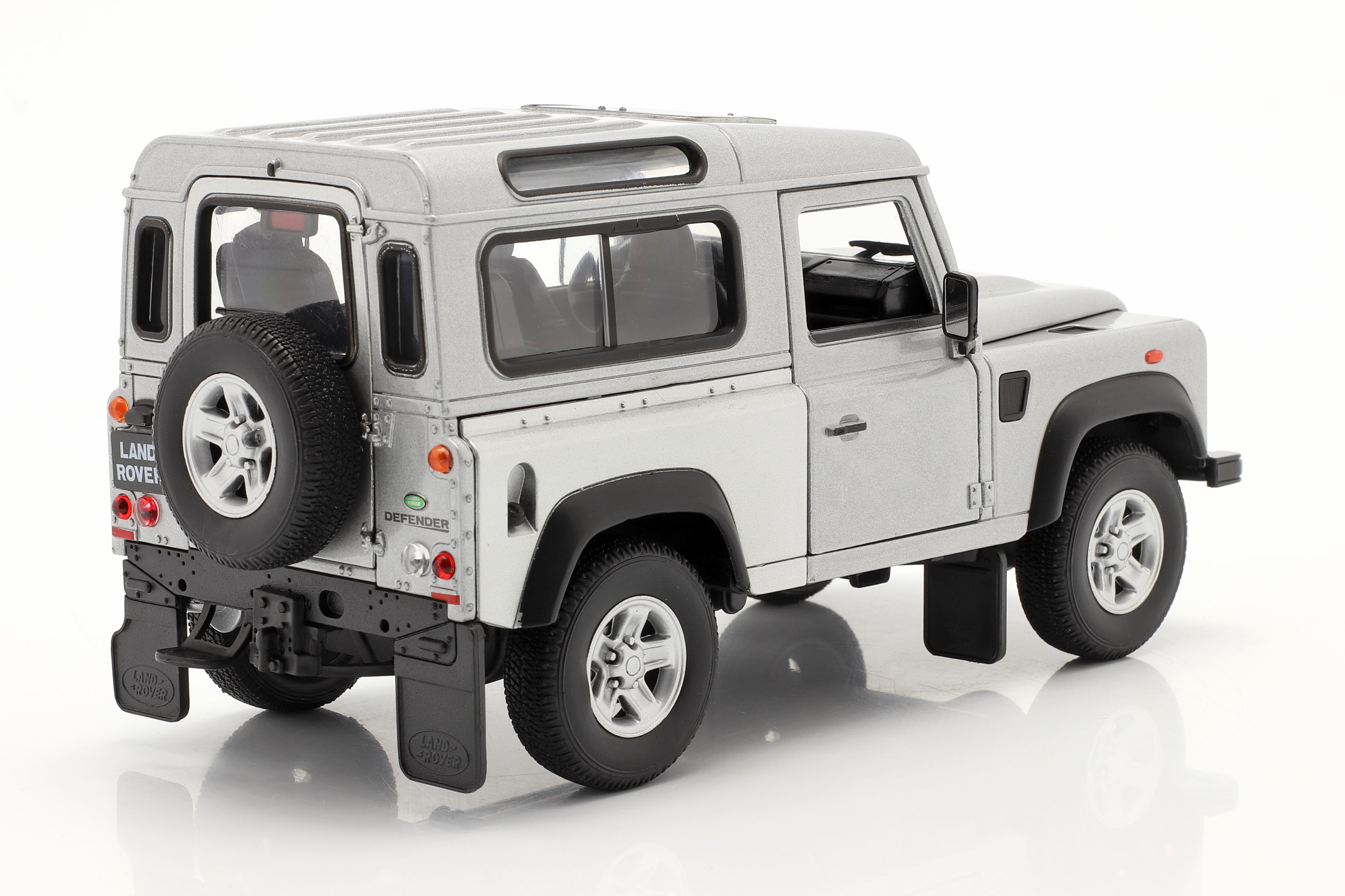 welly_1_24_land_rover_defender_silver_22498_202