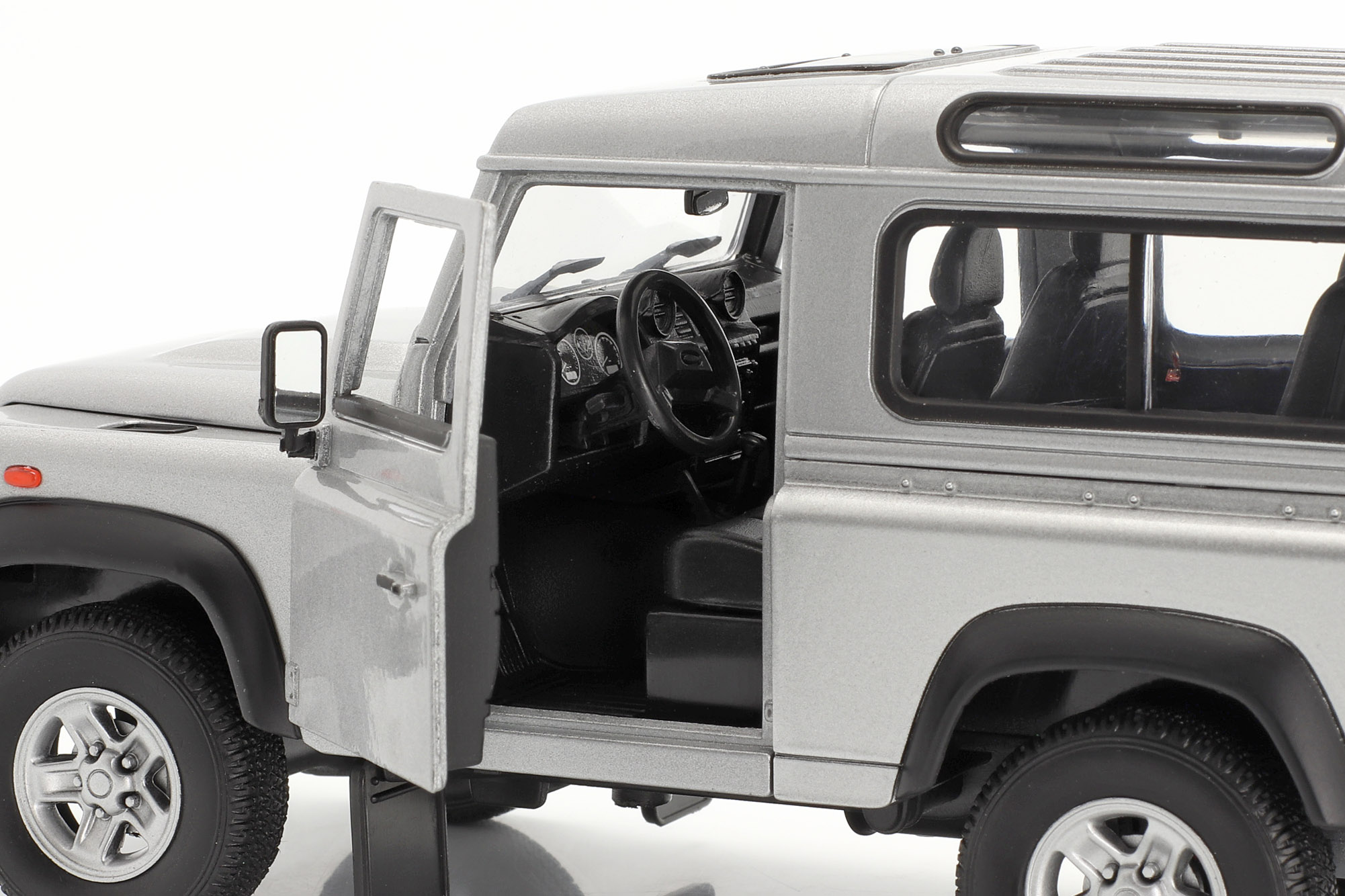 welly_1_24_land_rover_defender_silver_22498_203
