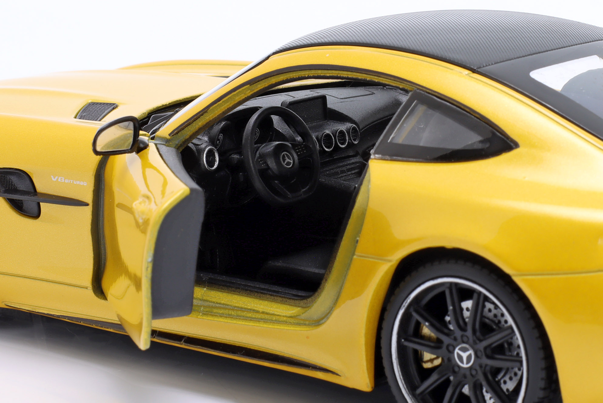 welly_1_24_mercedes_benz_amg_gt_r_year_2017_yellow204